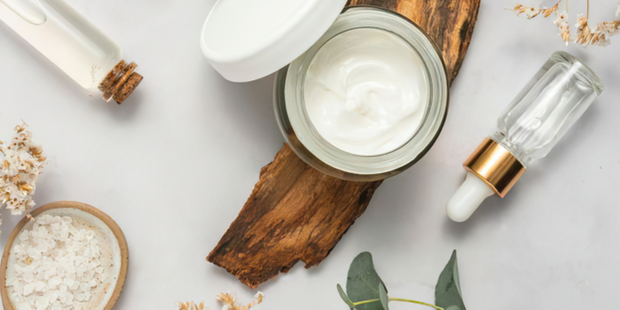The Art of Timeless Beauty: Why Natural Skincare Never Goes Out of Style