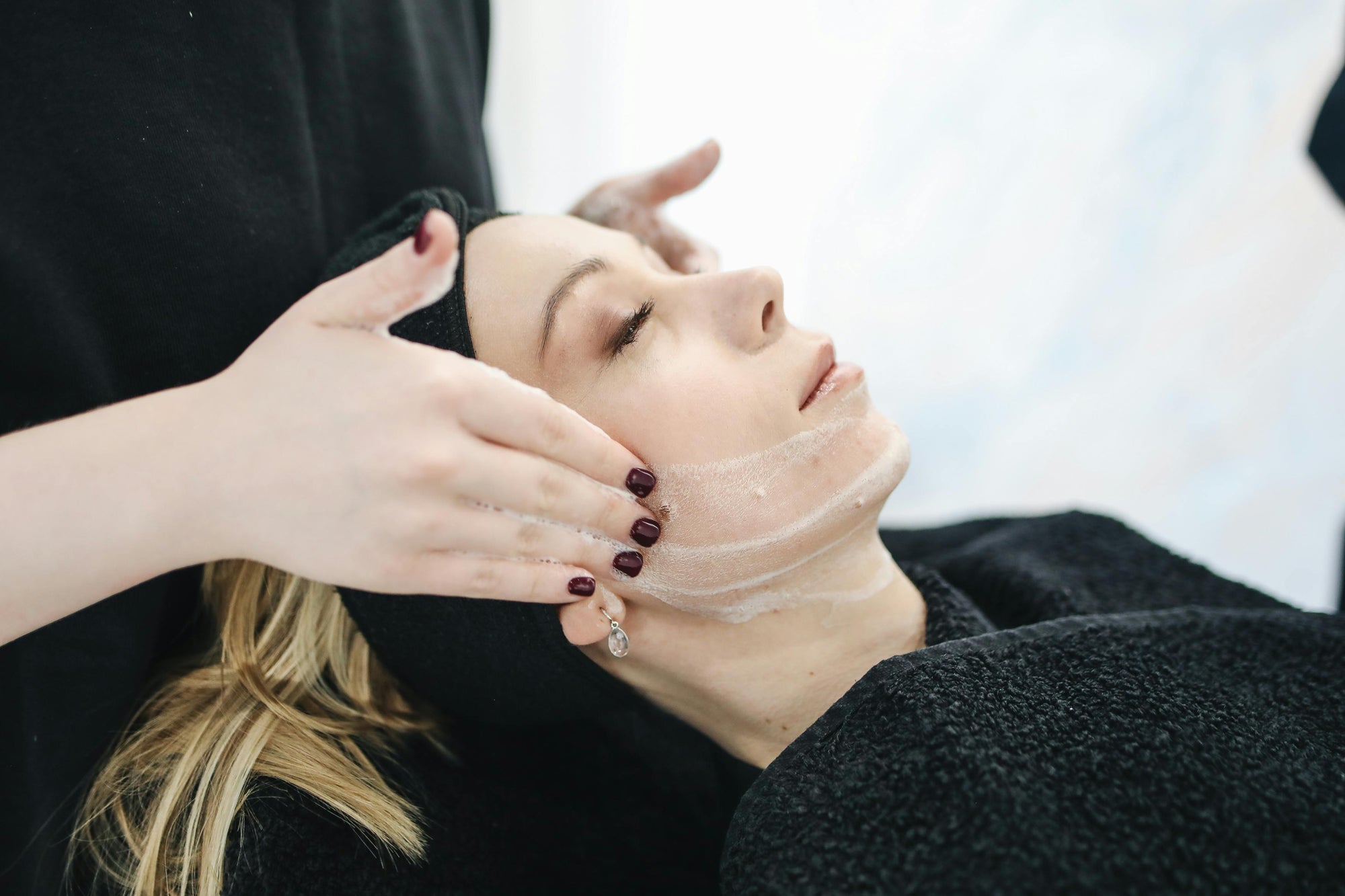 Why a Good Facial Cream Should Be a Non-Negotiable in Your Skincare Routine